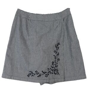 Liz Claiborne Lizsport Blue White Gingham Check Skort size 6 Embroidered